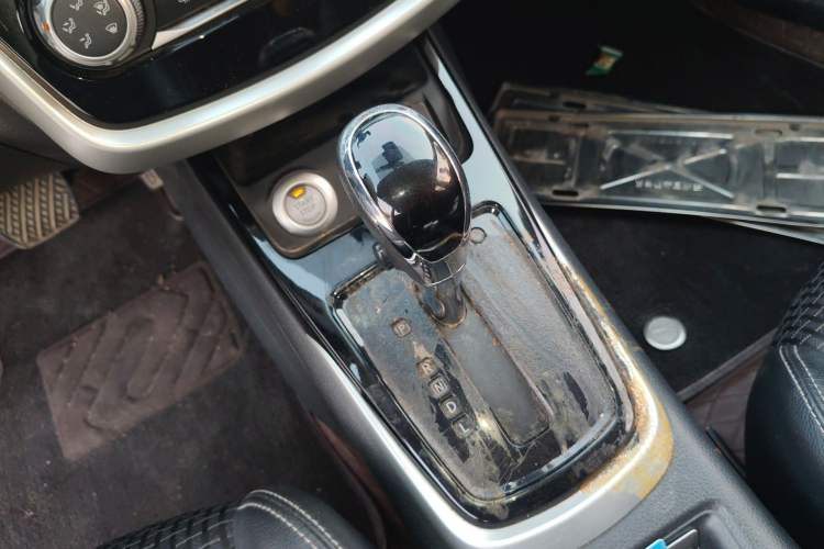 Used Nissan Tiida 2016 1.6L CVT Smart Drive Edition Gear Lever