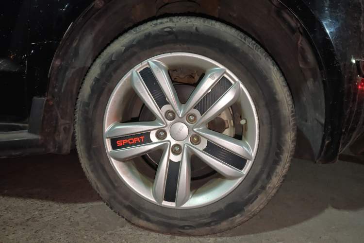 Used Geely Auto GX7 2013 2.0L Manual Entry-Level Trim