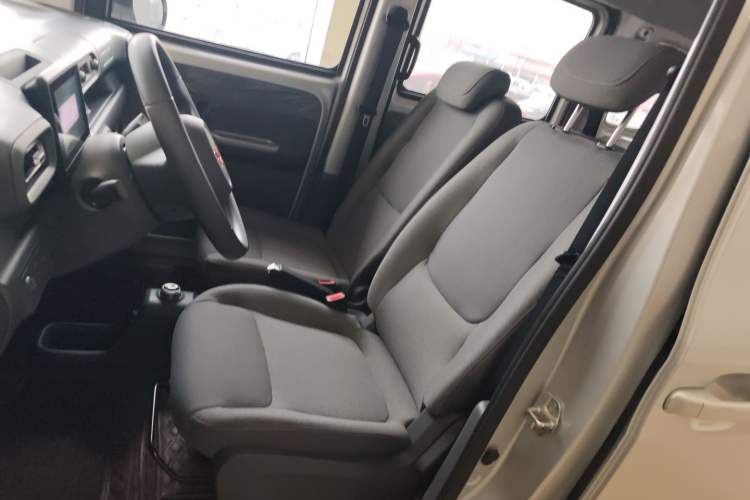 Used Wuling Zhiguang New Energy 2025 Comfort Model