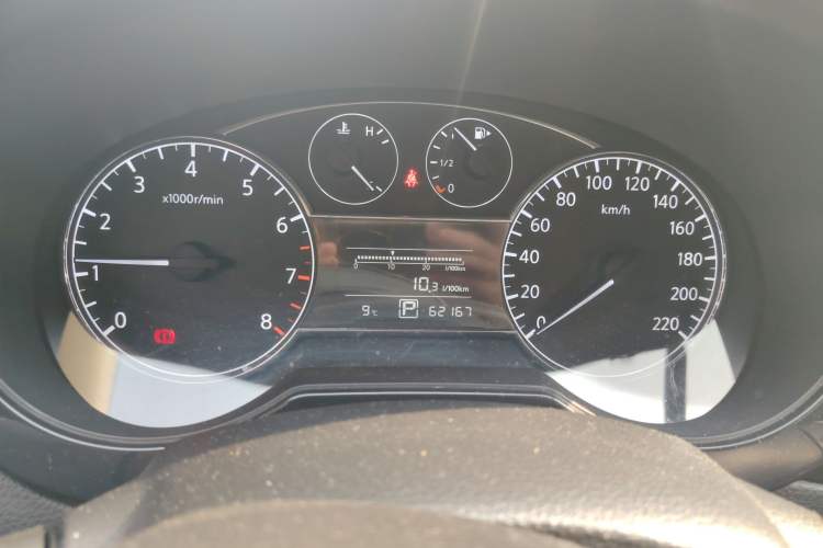 Used Nissan Tiida 2013 1.6L CVT Cool Cafe Edition