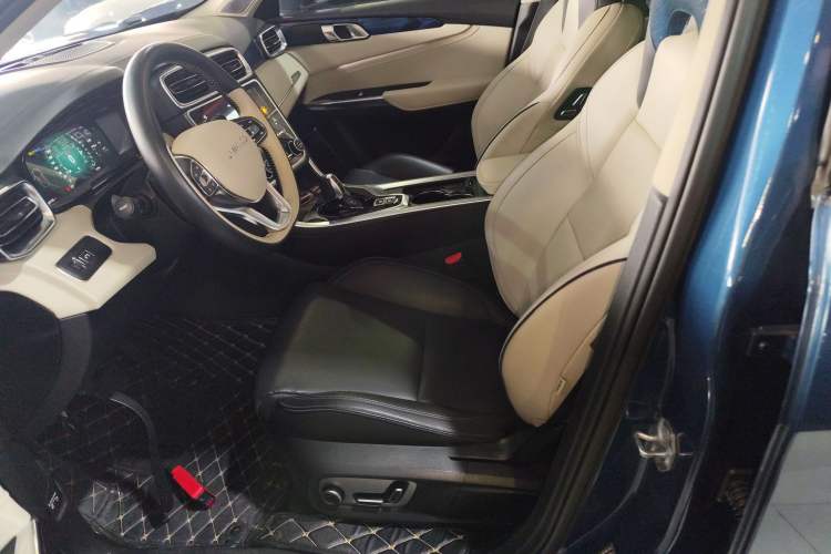 Used Lynk & Co 01 2019 2.0T Two-Wheel Drive Zhaopu Version China VI Standard
