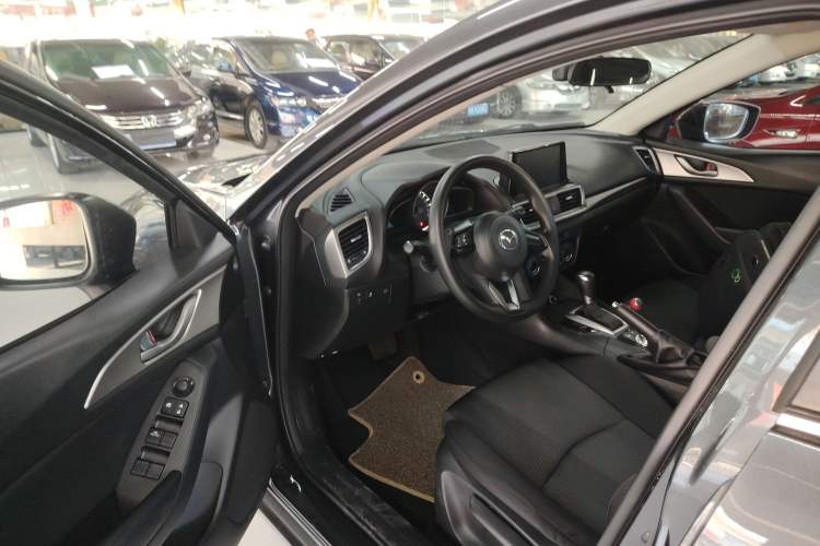 Used Mazda Mazda 3 Axela 2017 Hatchback 1.5L Automatic Comfort Model Emission Standard China V