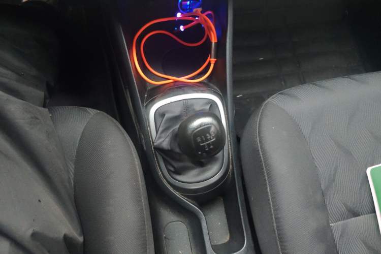 Used Kia K2 2015 Sedan 1.4L MT GLS Gear Lever