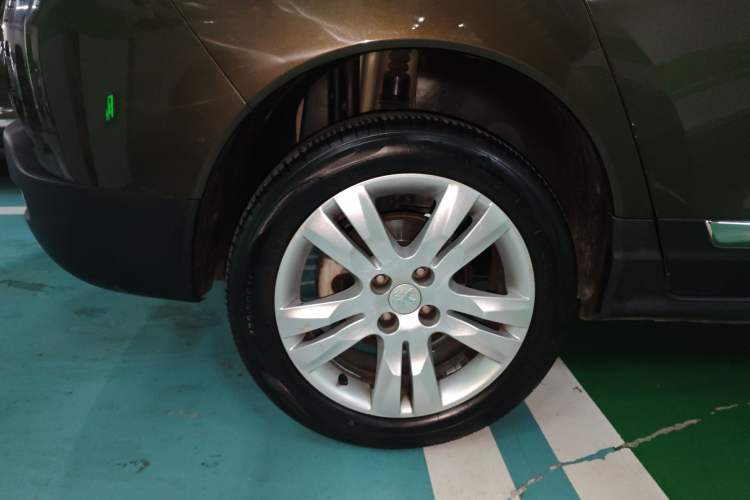 Used Peugeot 3008 2015 1.6THP Automatic Prestige Edition Right Rear Wheel Hub