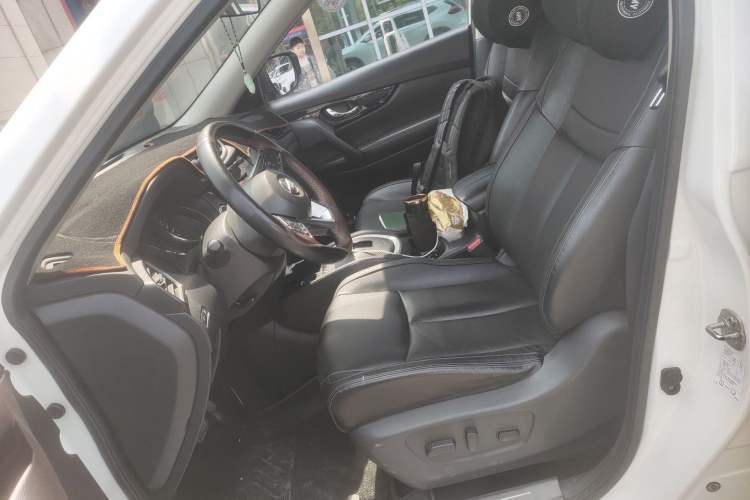 Used Nissan X-Trail 2019 2.0L CVT Smart Connect Comfort Edition 2WD Left Front Seat