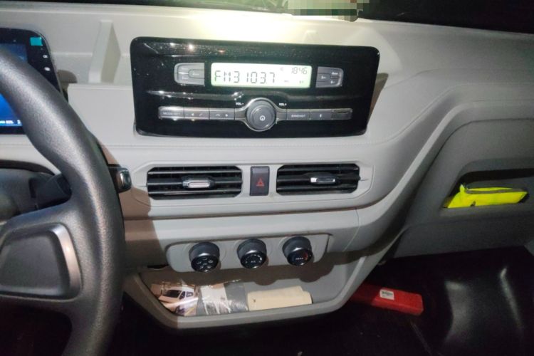 Used JMC E Fushun 2025 Model, Open Window Version, 53.58 kWh, Mid-axle, Mid-roof
