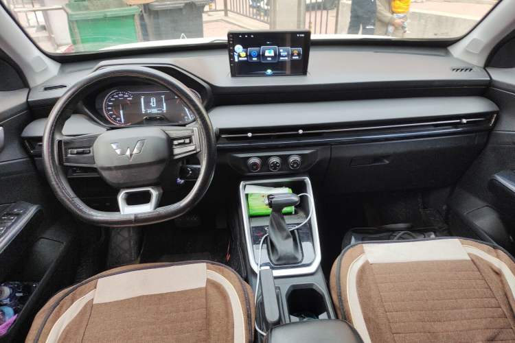 Used Wuling Alvez 2023 1.5L CVT Comfort Edition Center Console
