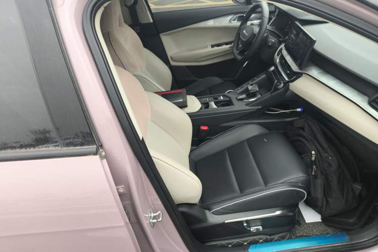 Used Lynk & Co 06 2023 Remix 1.5T Shero
