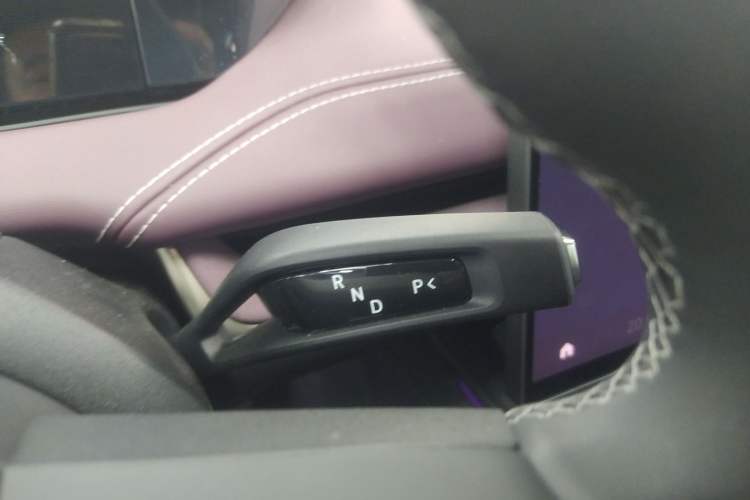 Used Xiaomi Auto SU7 2024 Four-Wheel Drive Ultra-Long Range Advanced Intelligent Driving Max Edition Gear Lever