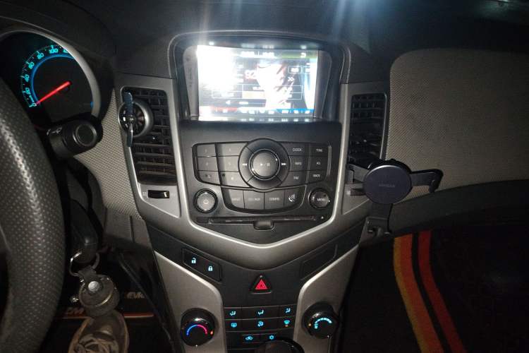 Used Chevrolet Cruze 2012 1.6L SE Automatic Audio And AC Panel