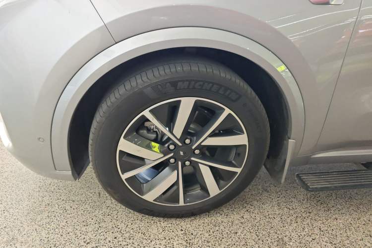 Used Li Auto L8 2023 Max model Left Front Wheel Hub