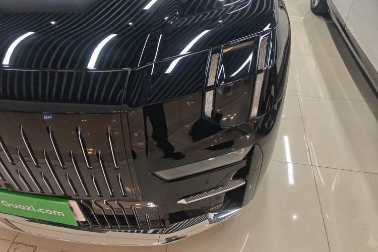 Used Zeekr 009 2024 7-Seater Walk-Through Version Four-Wheel Drive 108 kWh
