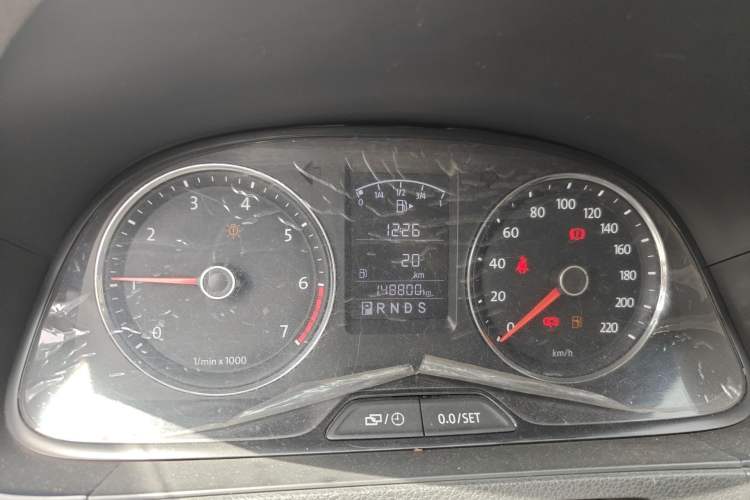 Used Volkswagen Lavida 2013 1.6L Automatic Luxury Edition Instrument Cluster