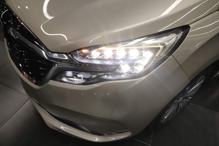 Used Buick GL8 2021 ES Land Cruiser 653T Flagship Model Left Front Headlight