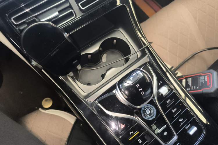 Used BYD Qin PLUS 2023 Champion Edition DM-i 55KM Leading Model Gear Lever