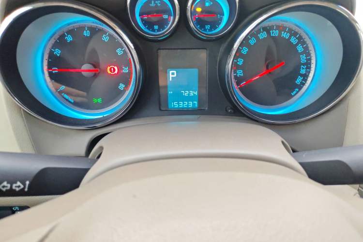Used Buick GT 2013 GT 1.6L Automatic Fashion Edition Instrument Cluster