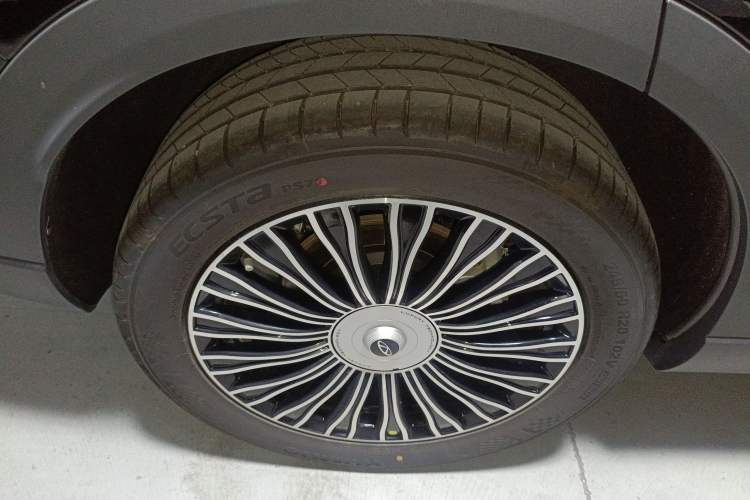 Used Chery Tiggo 8 L 2024 2.0T Two-Wheel Drive Luxury Edition 5 Seats
