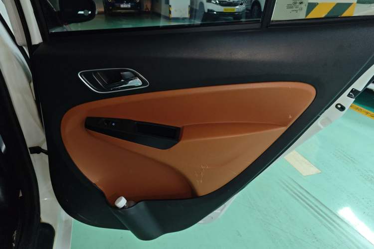 Used Geely Auto Diamond 2017 1.5L Manual Value-Added Model
