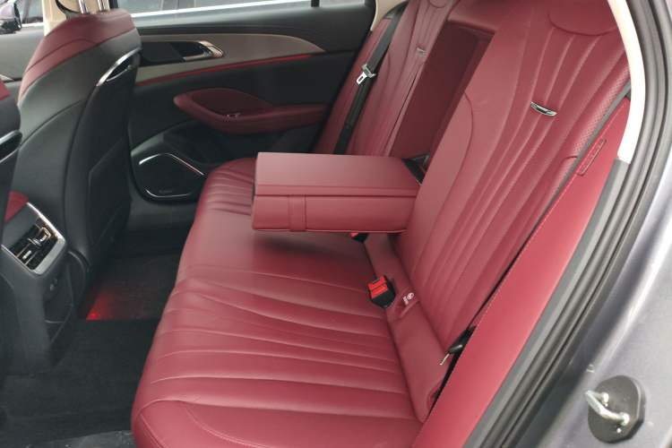 Used Hongqi H5 2024 2.0T Automatic Smart Connect Flagship Edition
