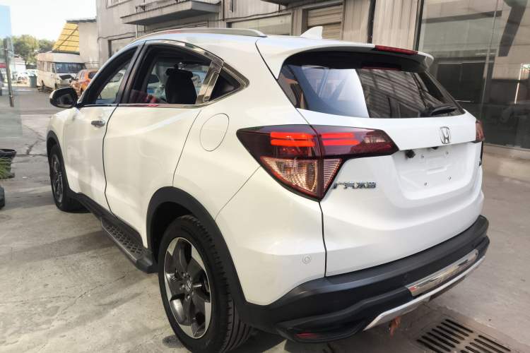 Used Honda Vezel 2015 1.8L CVT 2WD Luxury Model
