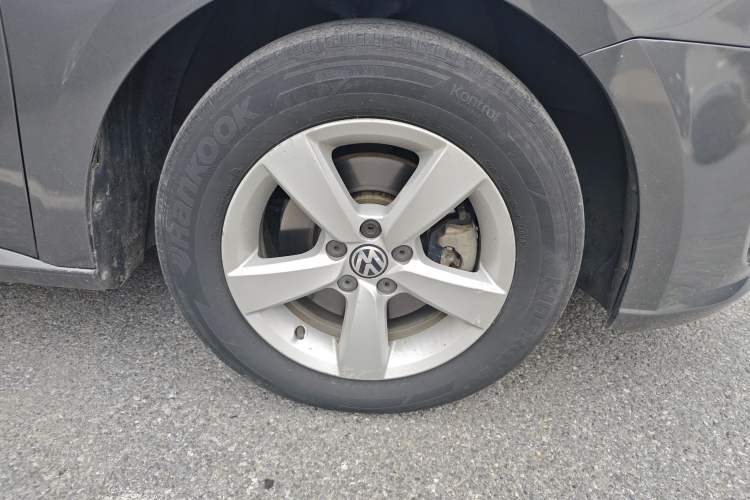 Used Volkswagen Lavida 2013 Revised Classic 1.6L Automatic Fashion Edition