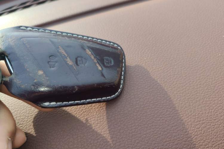 Used SAIC MAXUS Xingji 2023 Starry H 2.0T Automatic Diesel Dual-Turbo All-Wheel-Drive Flagship Model Long Wheelbase