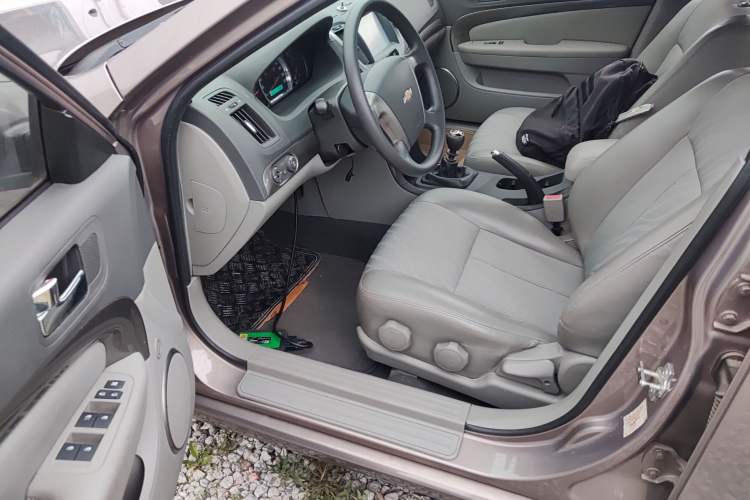 Used Chevrolet Epica 2013 1.8 SL ZhiZhen Edition MT Driver Seat