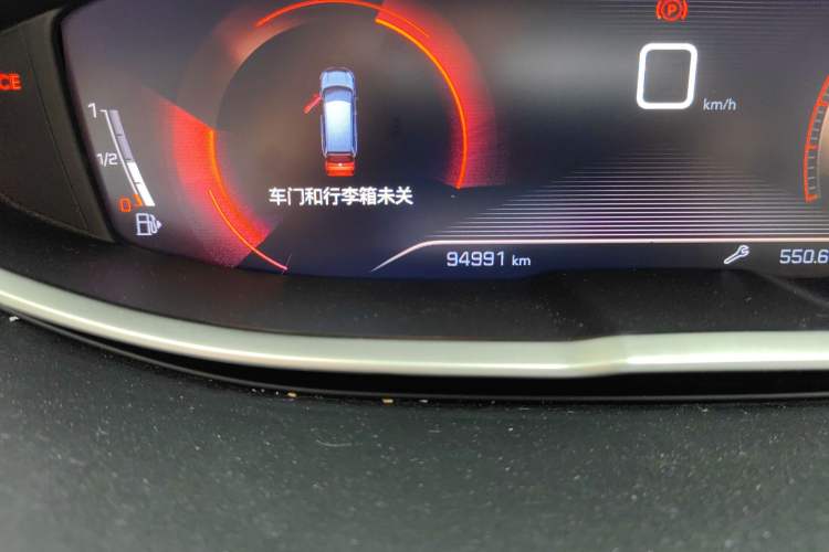 Used Peugeot 5008 2017 380THP 7-Seater Elite Edition Odometer Close Up