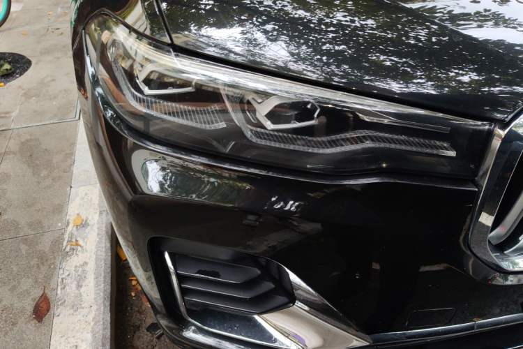 Used BMW X7 2019 xDrive40i Luxury Package with Leading Features Right Front Headlight