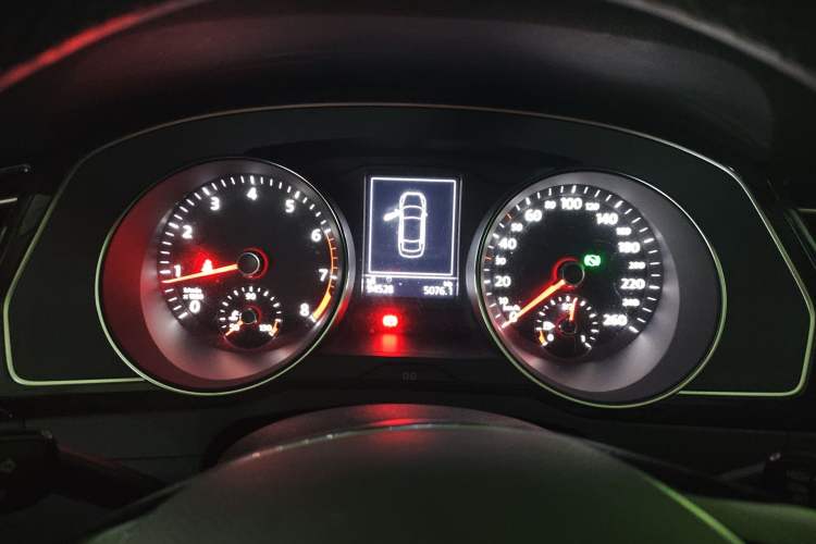 Used Volkswagen Magotan 2018 Facelift 330TSI DSG Luxury Model Instrument Cluster