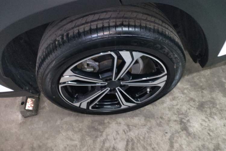 Used Geely Galaxy L7 2025 EM-i 115km Exploration+ Edition Exterior 5