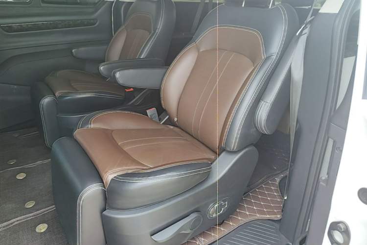 Used SAIC MAXUS G10 2016 2.0T Automatic Luxury Executive Edition
