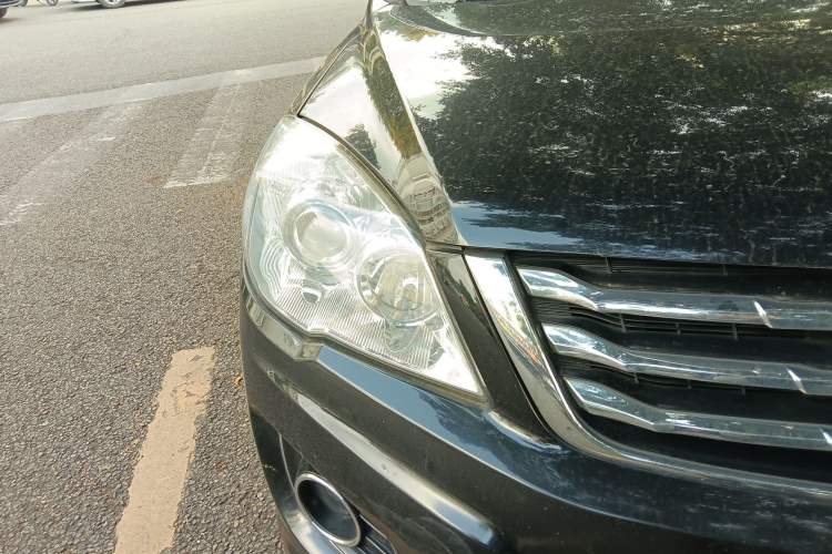 Used Haval H6 2013 Upgraded Model 1.5T Manual Two-Wheel Drive Elite Version Right Front Headlight