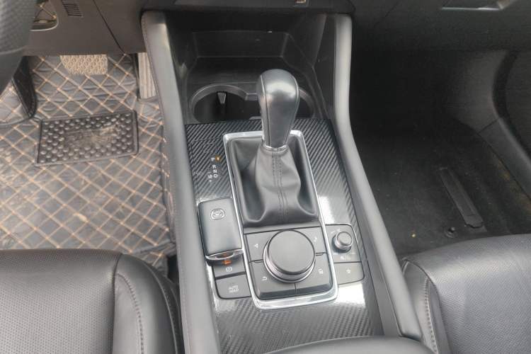 Used Mazda 3 Axela 2022 2.0L Automatic Zhiya Edition Gear Lever