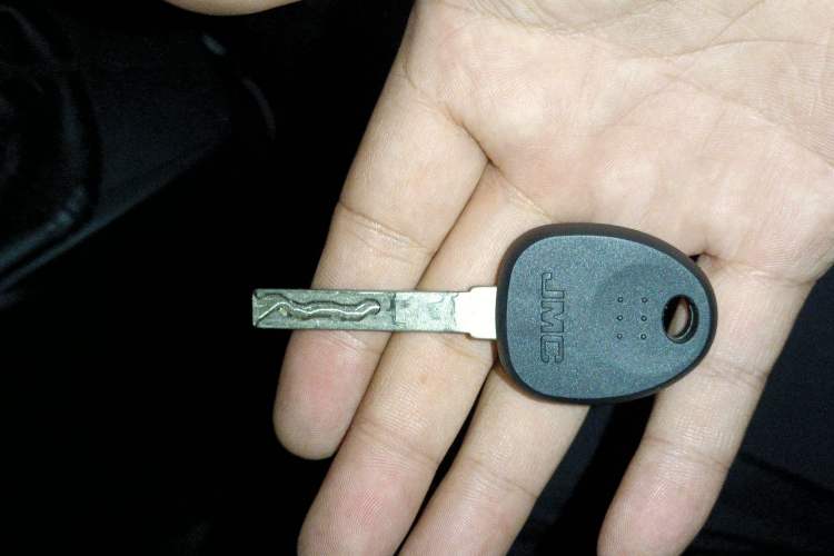 Used JMC Fushun 2023 2.0T Manual Short-Wheelbase Mid-Top Commercial Multi-Purpose 6-Seater Passenger Vehicle
