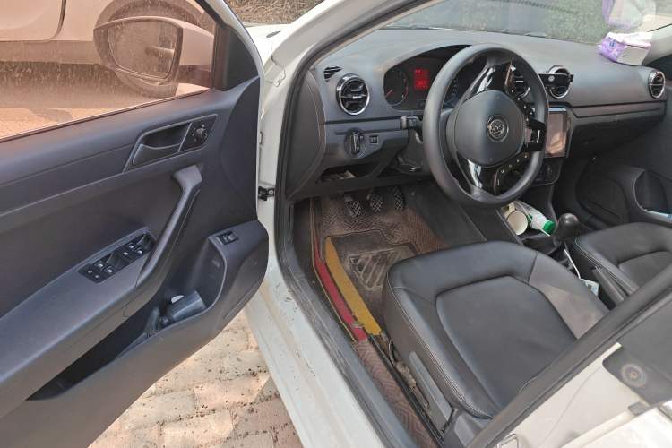 Used Volkswagen Jetta 2017 1.5L Manual Fashion Edition