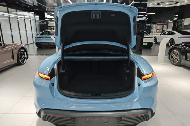 Used Porsche Taycan 2022-Year Updated Taycan