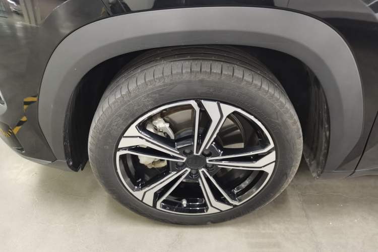 Used Geely Galaxy L7 2023 1.5T 115 km Starship Left Front Wheel Hub