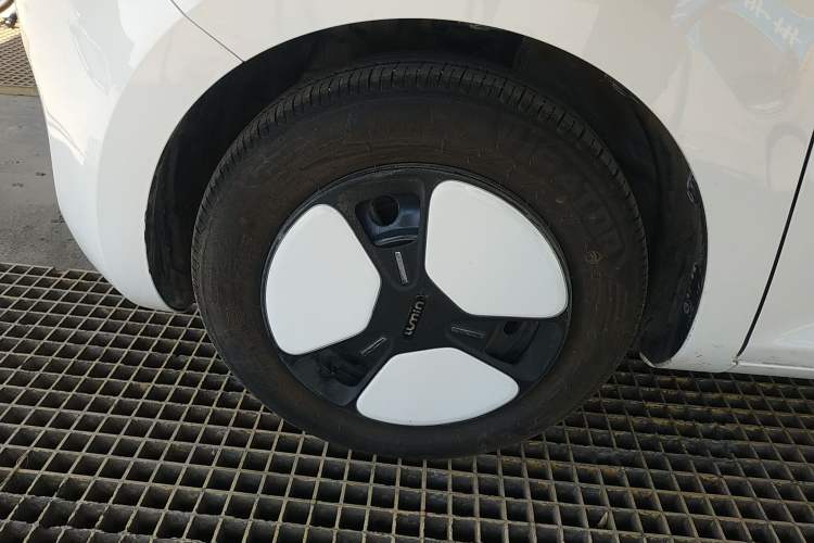 Used CHANGAN NEVO Lumin 2023 205km Xiangqin Version Left Front Wheel Hub