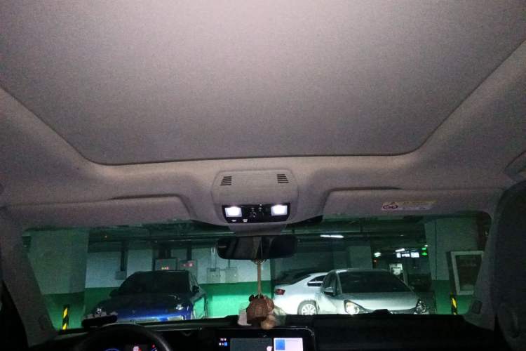 Used Volkswagen Tavendor 2023 380TSI All-Wheel Drive R-Line Journey Edition
