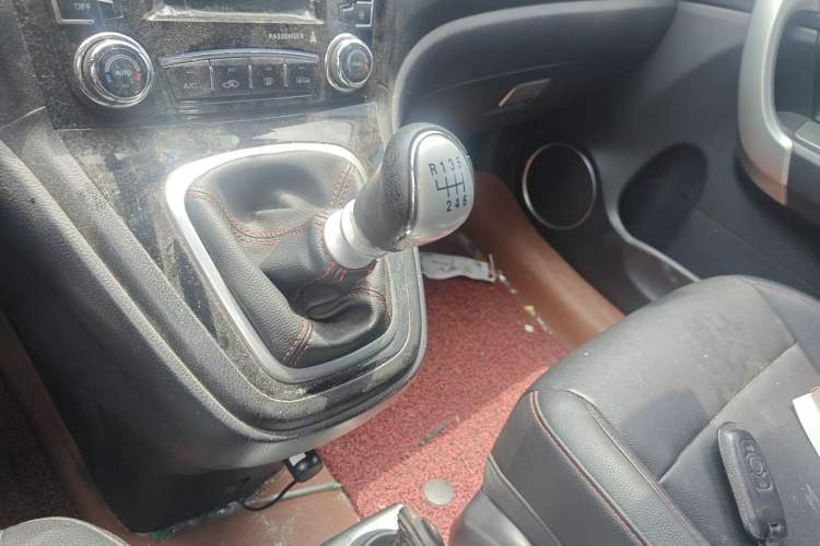 Used Haval H6 2016 Upgraded Model 1.5T Manual Two-Wheel Drive Elite Version
