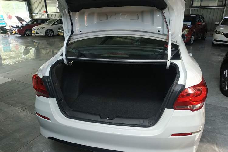 Used Chevrolet Cavalier 2019 320 Automatic Enjoyment with Sunroof Trunk