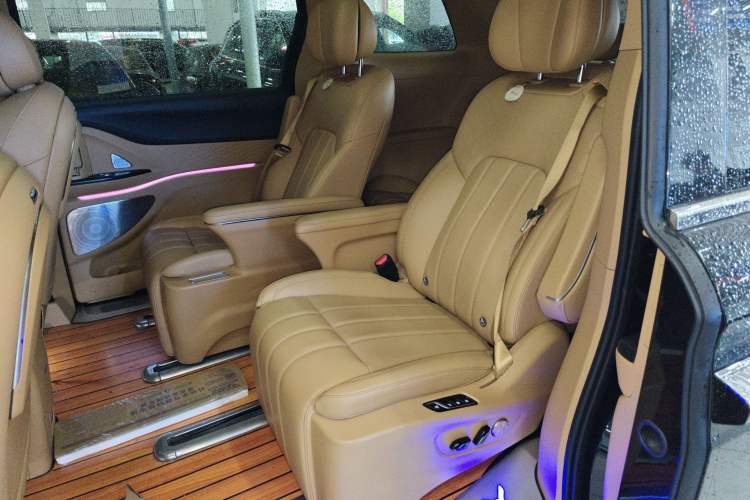 Used VOYAH Dream 2024 EV Long-Range Premium Edition Left Rear Seat