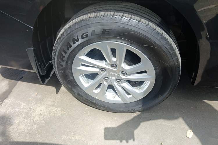 Used BAW Ruisheng Ace M7 2023 2.0L Long Wheelbase Enjoyment Version 7 Seats Right Rear Wheel Hub