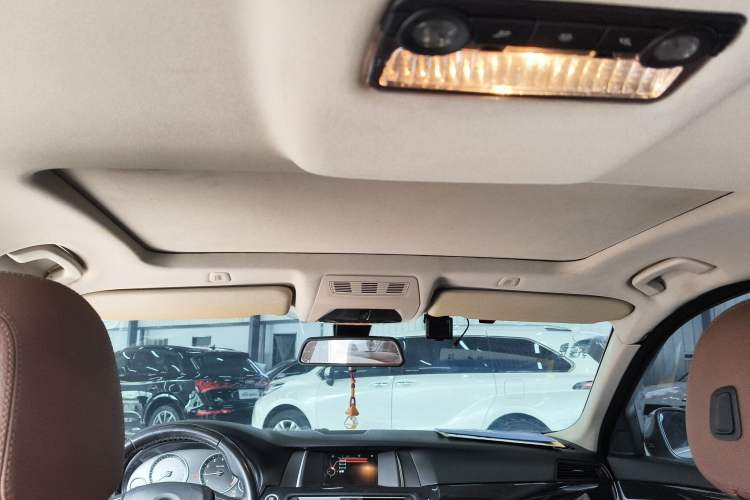 Used BMW 5 Series 2017 520Li Elegant Edition
