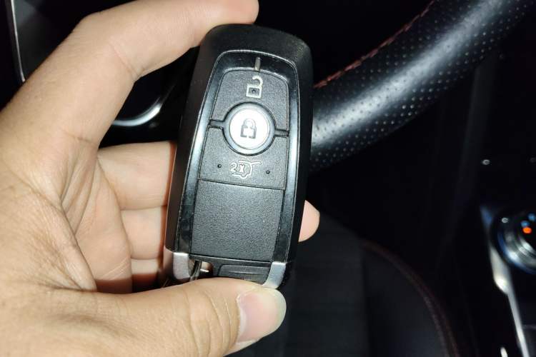 Used Ford Escape 2020 EcoBoost 245 Four-Wheel Drive ST-LINE Deluxe Edition
