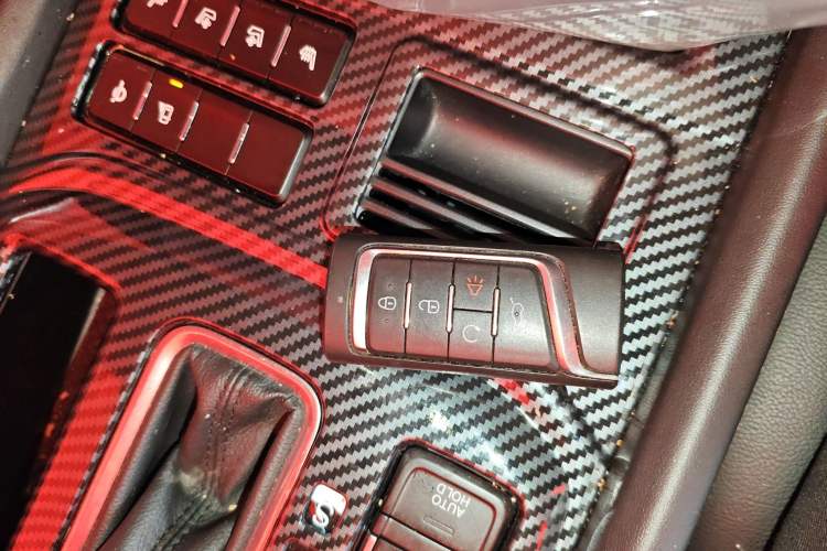 Used GAC Trumpchi GS8 2017 320T Two-Wheel Drive Luxury Smart Connectivity Version (7 Seats)
