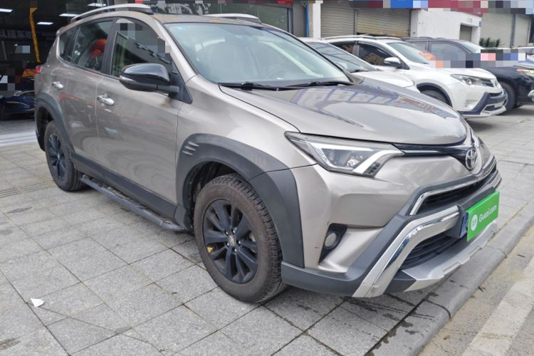 Used Toyota RAV4 2019 2.0L CVT Two-Wheel Drive Fashion X Limited Edition China VI Standard
