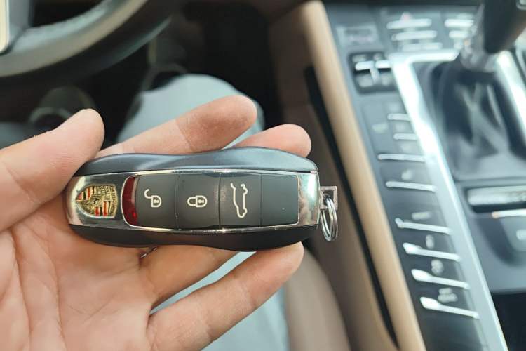 Used Porsche Macan 2020 Macan 2.0T Vehicle Key