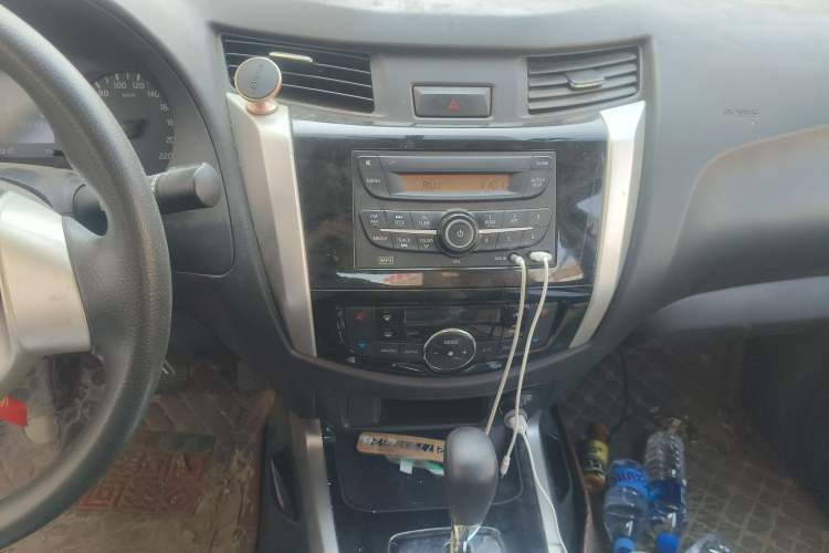 Used Nissan Navara 2017 2.5L Automatic 2WD Luxury Edition QR25 Audio And AC Panel